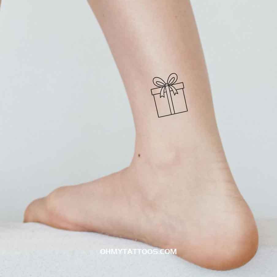 OHMYTATTOOS Black Simple Christmas Present with Ribbon Temporary Tattoo(Set of 3)
