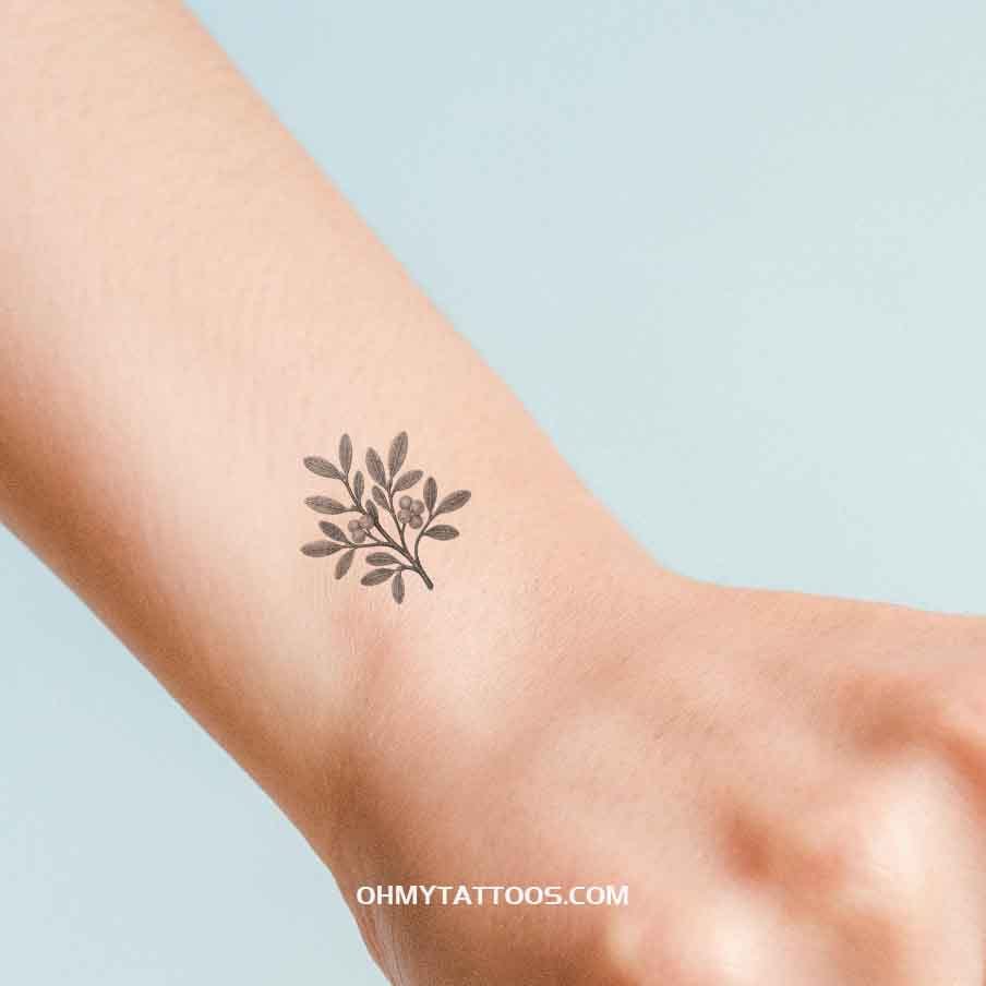 OHMYTATTOOS Intricate Black and White Holly Leaves Temporary Tattoo(Set of 3)