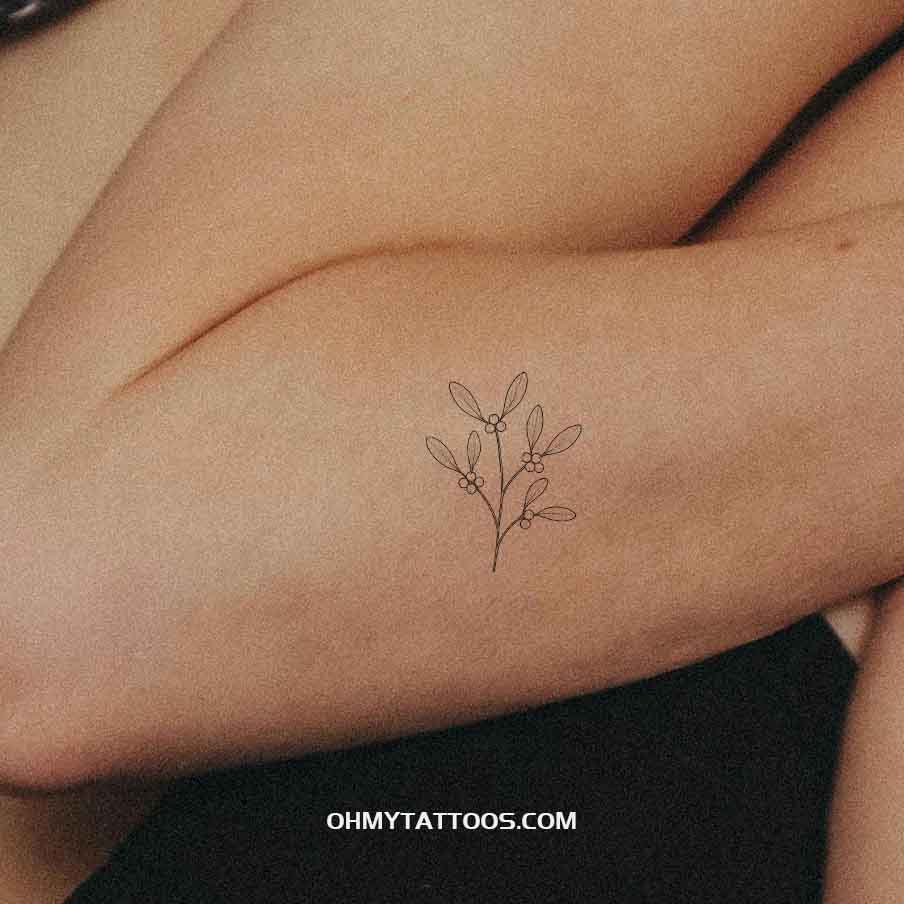 OHMYTATTOOS Minimalist Mistletoe Temporary Tattoo(Set of 3)