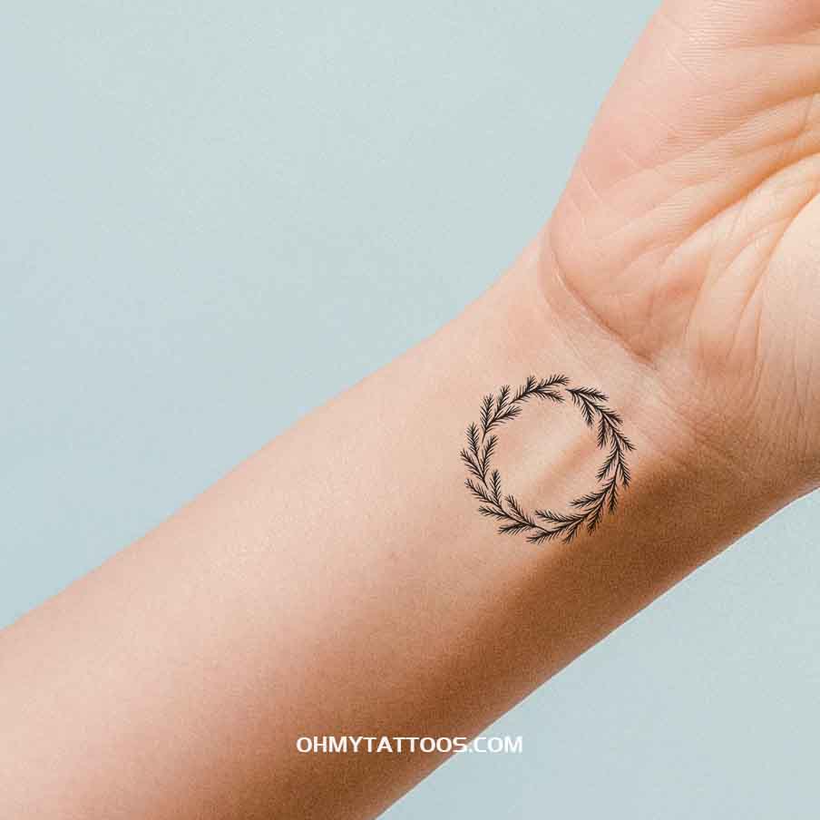 OHMYTATTOOS Monochrome Holiday Wreath Temporary Tattoo(Set of 3)