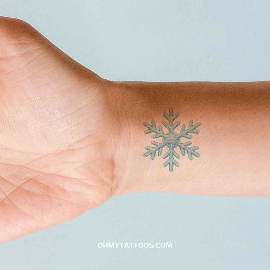 OHMYTATTOOS Sparkling Light Blue Snowflake Temporary Tattoo (Set of 3)